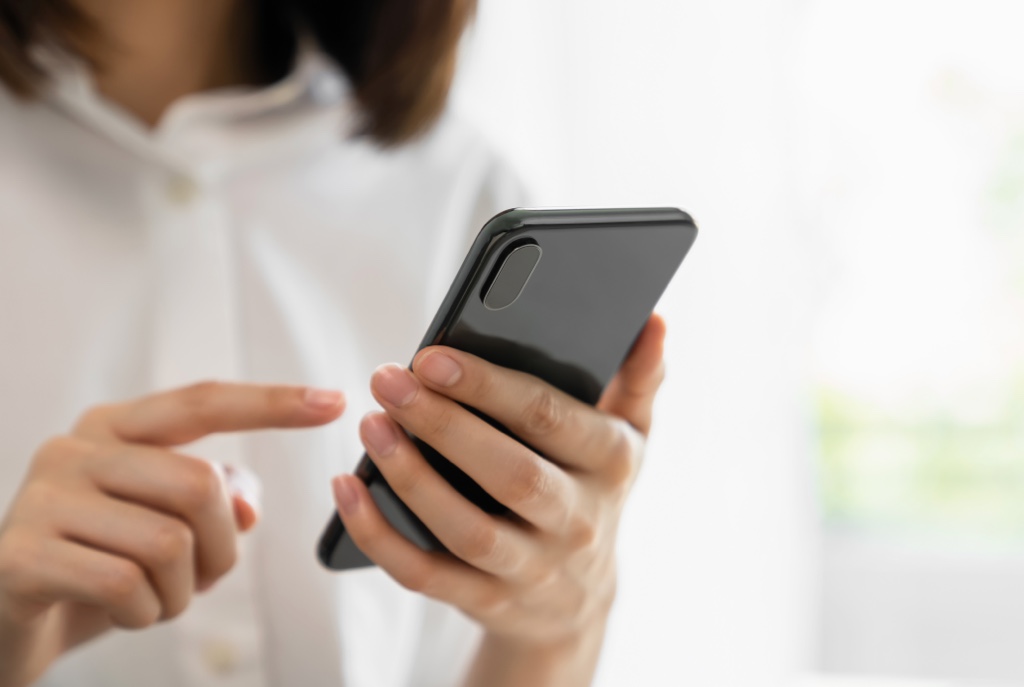 Text Messaging for Vacation Rentals: Why Guests Love SMS