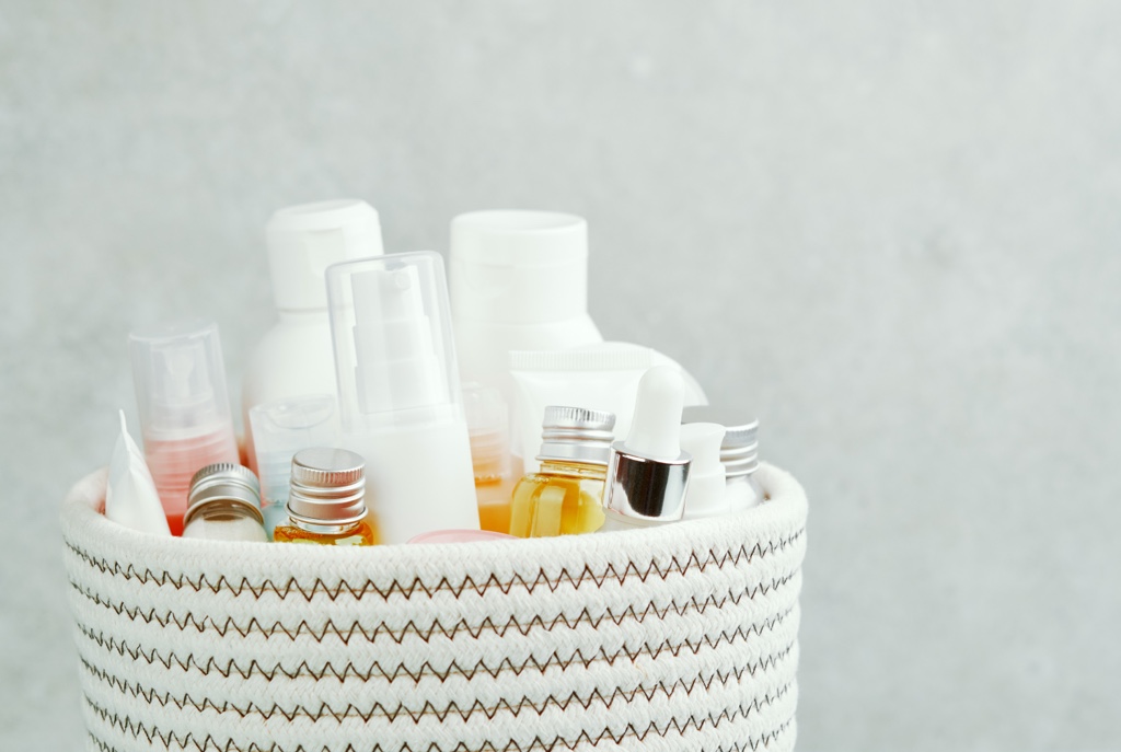 10 Unique Welcome Basket Ideas for Vacation Rental Owners